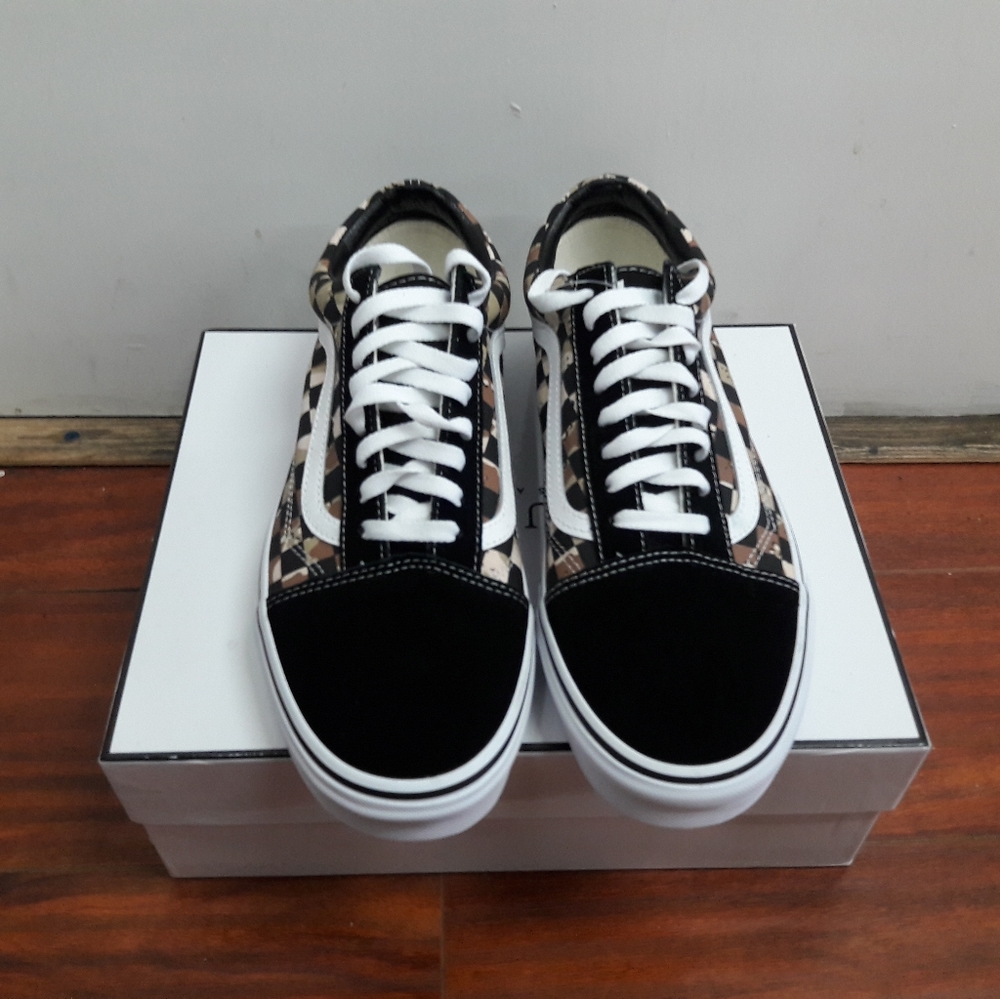 Vans - Picture 3 of 3